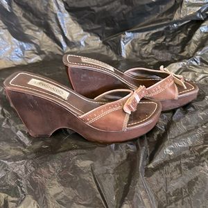 Steve Madden brown and pink wedges